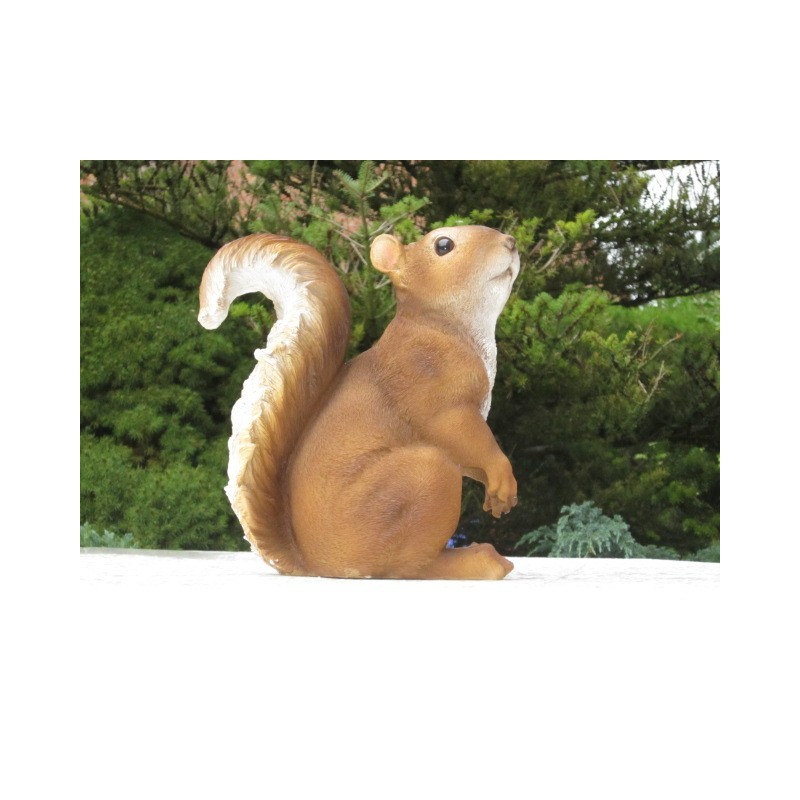 Ecureuil  résine taille réelle