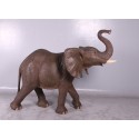 éléphanteau en  résine taille réelle