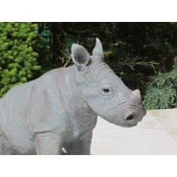 bébé rhinocéros en  resine